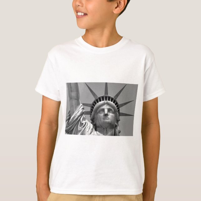T-shirt Estátua Negra e Branca da Liberdade em Nova Iorque (Frente)