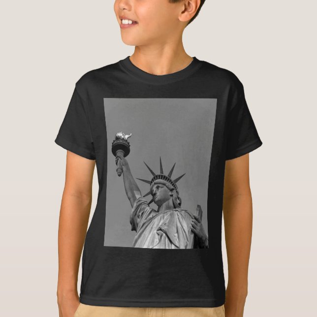 T-shirt Estátua Negra e Branca da Liberdade em Nova Iorque (Frente)