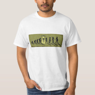 T-shirt estrangeiro da evolução
