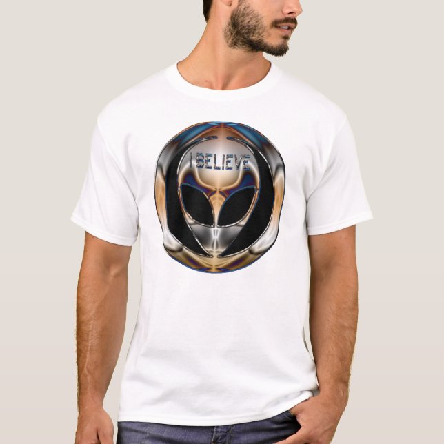 T-SHIRT EU ACREDITO A CABEÇA DA ALIENÍGENA DO CROMO (Frente)