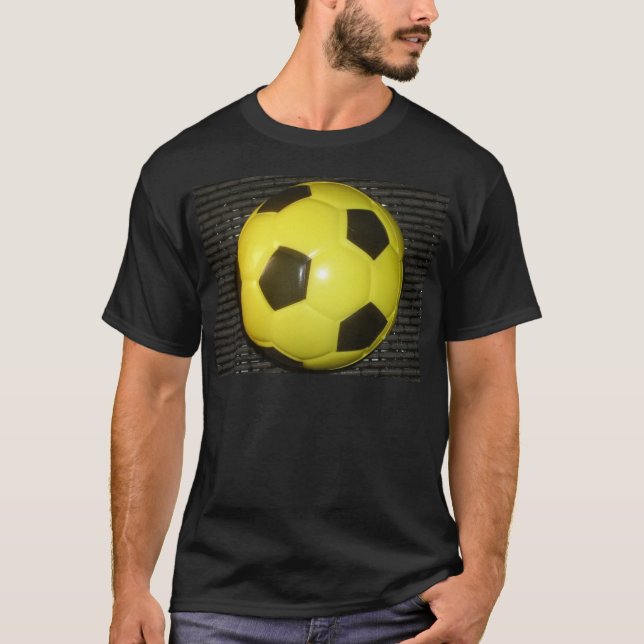 T-shirt Eu adoro futebol amarelo e negro com compaixão (Frente)
