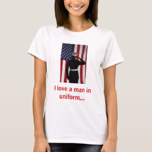 T-shirt Eu amo um homem no uniforme…