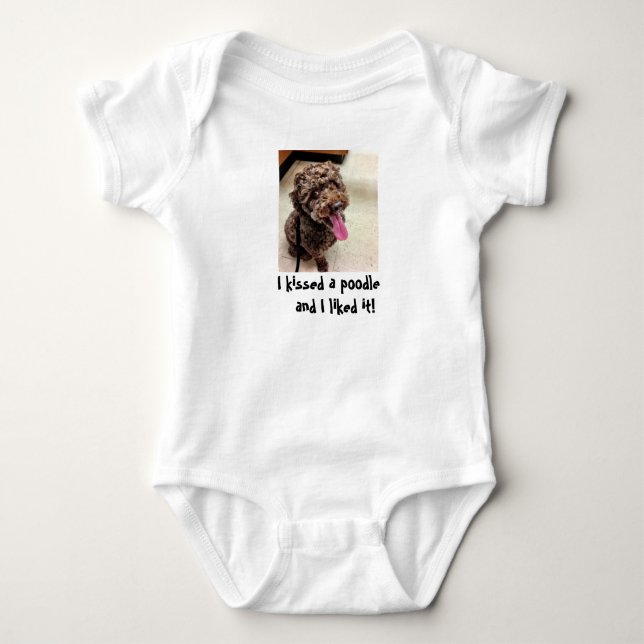 T-shirt Eu beijei uma caniche (Frente)