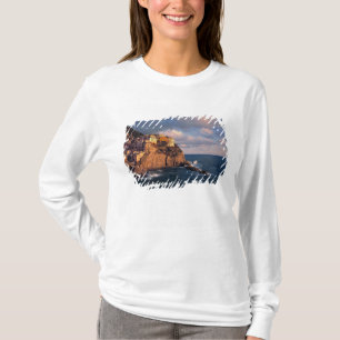 T-shirt Europa, Itália, Manarola. Os penhascos-nidificados