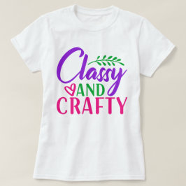 T-shirt feminina clássica e artesanal
