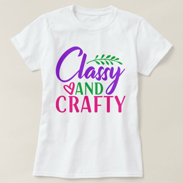 T-shirt feminina clássica e artesanal (Frente do Design)
