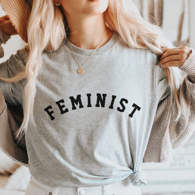 T-shirt Feminista| Tipografia Collegiada (Criador carregado)