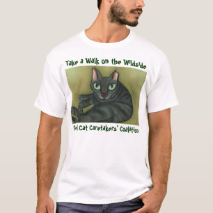 T-shirt feroz do gato - rotulação verde escuro