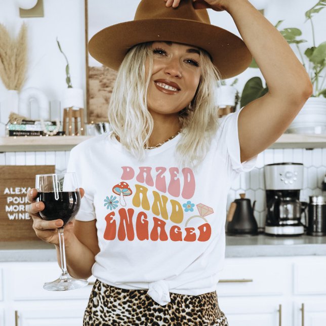 T-Shirt Festa de solteira enfurecida e comprometid (Dazed and engaged shirt, bachelorette party shirt, best bachelorette party, bachelorette weekend)
