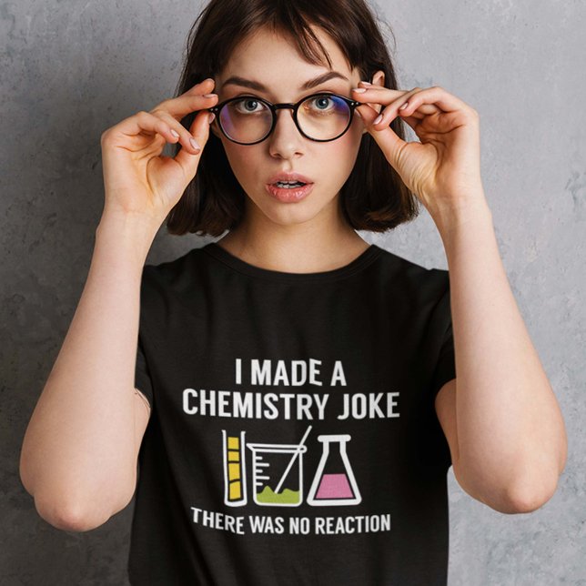 T-shirt Fiz Uma Piada De Química (Criador carregado)
