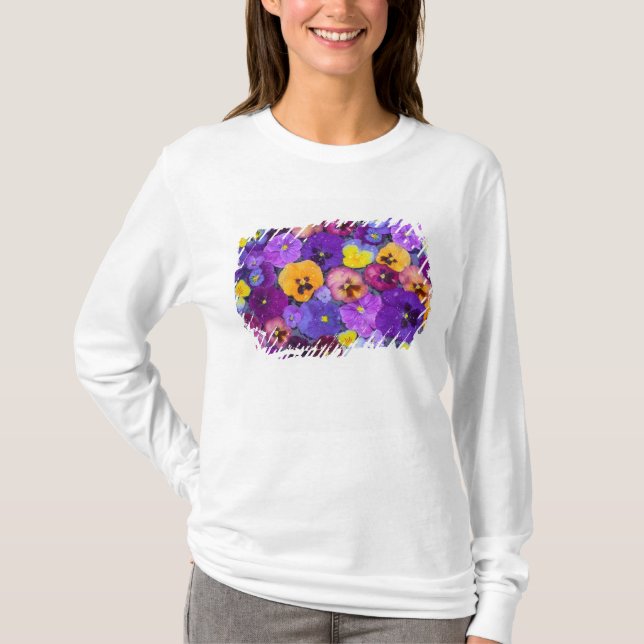 T-shirt Flores de amor-perfeito flutuando em banho de páss (Frente)