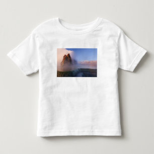T-shirt Fly Geyser com Granite Range de cumes nevados