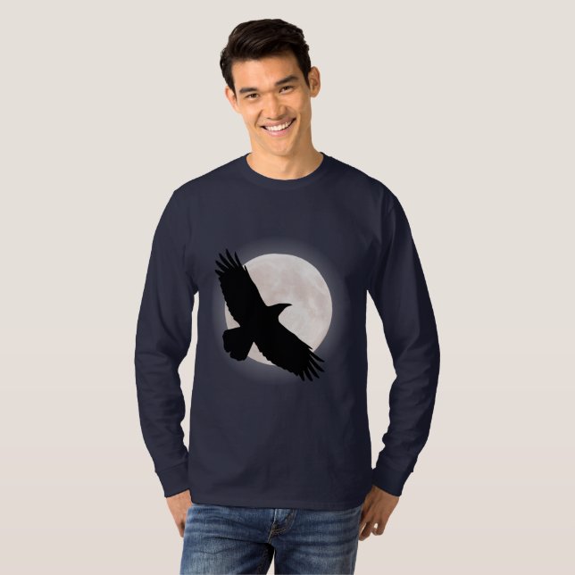 T-shirt Flying raven com a lua atrás dela (Frente Completa)