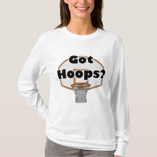 T-shirt ganhava um gancho de basquete