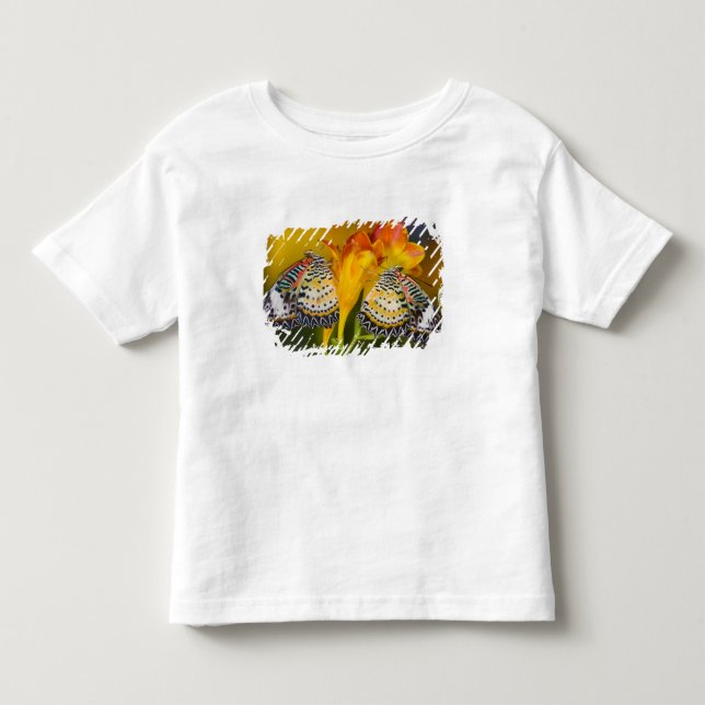 T-shirt Gêmeos de Borboleta Tropical (Frente)
