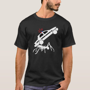 T-shirt gigante do ataque da formiga