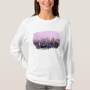 T-shirt Gôndolas prontas para turistas em Veneza Itália