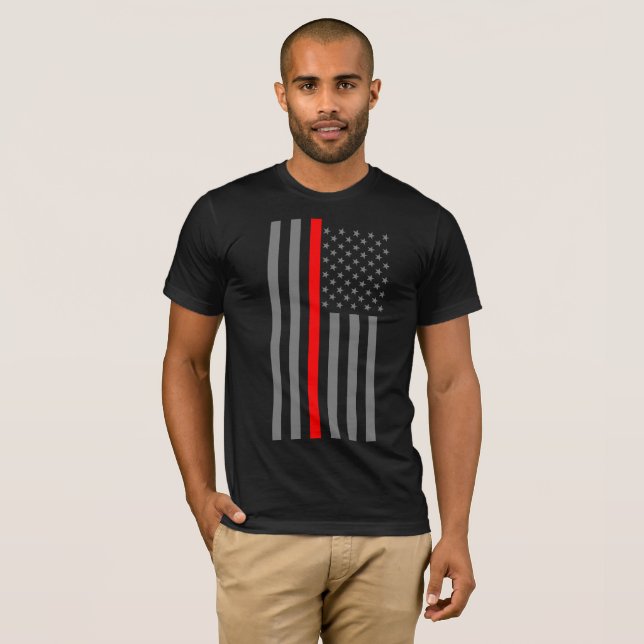 T-shirt Gráfico de Sinalizador Americano da Linha Vermelha (Frente Completa)
