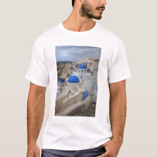 T-shirt Grécia, Santorini. Torre do sino e cúpulas azuis d