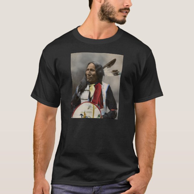 T-shirt Greves do chefe com nariz, Oglala Sioux 1899 (Frente)