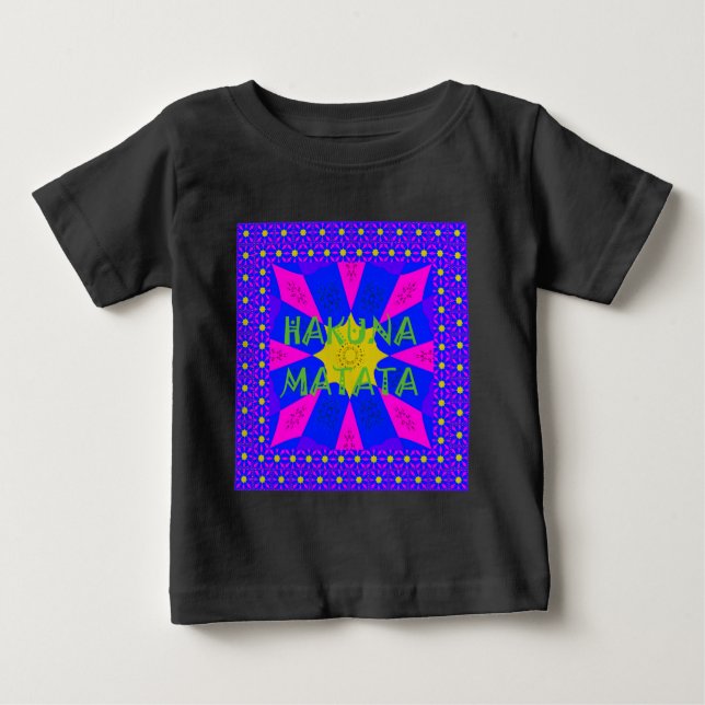 T-shirt Hakuna Matata Belos Design de Cores Incríveis (Frente)