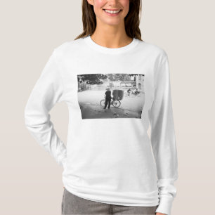 T-shirt Hanói Vietnã, Mulher de Entrega de Bicicleta (NR)