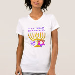 T-Shirt HANUKKAH Personalizado Moderno<br><div class="desc">A moderna e personalizável camiseta HANUKKAH, projetada com a falsa menorah dourada, estrela colorida de David e sonho roxo e GREETING PERSONALIZÁVEL, para que você possa criar sua própria saudação. Ideal para a estação de Hanukkah. Escolha entre uma ampla seção de roupas e presentes de Chanucá, desenhados por Designs Bereanos....</div>