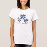 T-shirt Hawaiian Holly Hanukkah Blue Floral<br><div class="desc">Hau’oli Hanukaha é Hawai'ian por Happy Hanukkah! Esta ilustração mostra uma interpretação tropical do holly em cores de Chanucá e gradientes sutis. A inscrição é feita com neve para uma surpresa adicional. O gráfico principal está na frente, enquanto há um pequeno gráfico companheiro na parte de trás da camiseta. Este...</div>