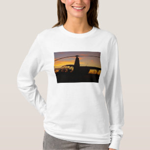 T-shirt helicóptero Robinson R44 ao pôr do sol