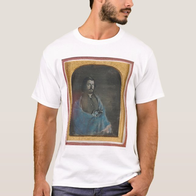 T-shirt Homem com casaco azul e revólver (40455) (Frente)