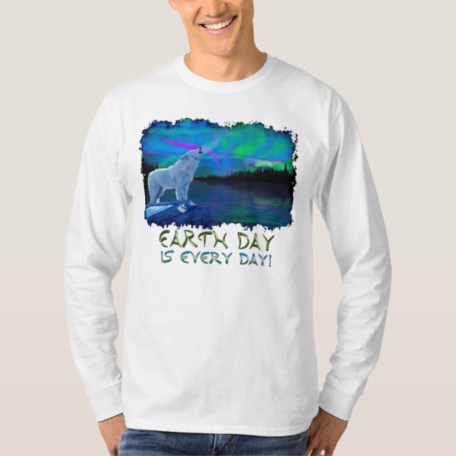 T-shirt Howling Artic Wolf & Aurora Earth Day Art Shirt (Frente)