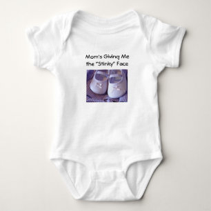 T-shirt Humor fedido de Onsies dos calçados de bebê de