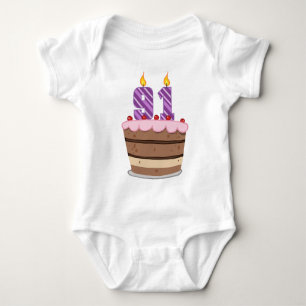 T-shirt Idade 91 no bolo de aniversário