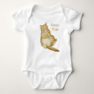 T-shirt imagem bonito do gato do gengibre adormecida como