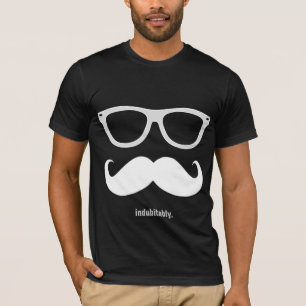 T-shirt indubitably - bigode e óculos de sol engraçados
