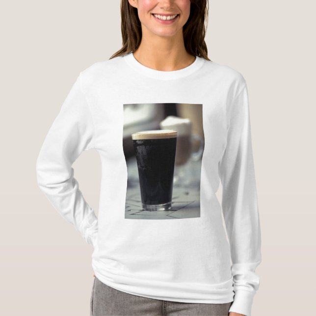T-shirt Irlanda. Cerveja preta. (Frente)