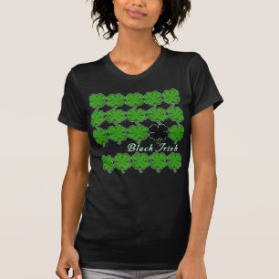 T-shirt Irlandês preto com lotes dos trevos