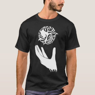 T-shirt Jogo com tatuagem tribal do fogo