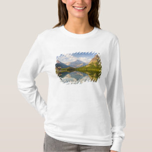 T-shirt Lago Swiftcurrent com o hotel Many Glacier e