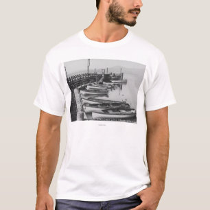 T-shirt Lake Tahoe, CA - barcos de madeira ao longo da