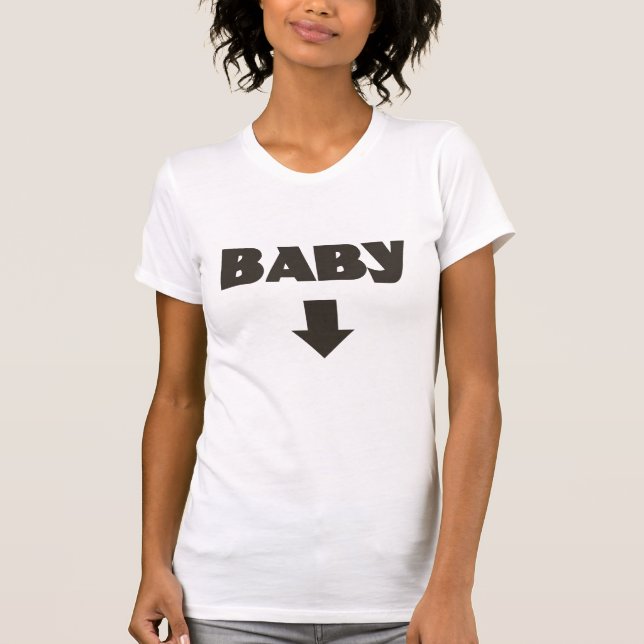 T-shirt legal da maternidade da seta do bebê (Frente)