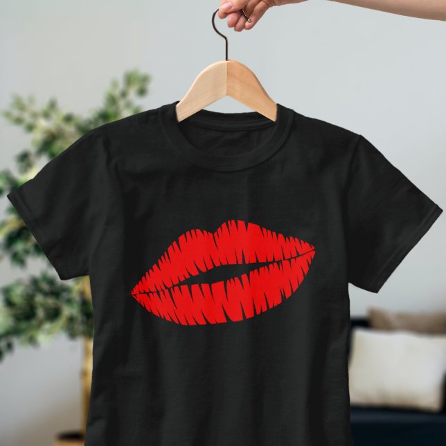T-shirt Lipstick Kiss Red Lábios Mulheres (A red lipstick kiss shirt just for you)