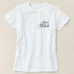 T-shirt Mãe do monograma da noiva que Wedding T--Camisa<br><div class="desc">Mãe do monograma da noiva que Wedding T--Camisa. Personalize com sua inicial do monograma,  colora escolhas e adicione o texto extra se você deseja. por Elke Clarke 2011</div>