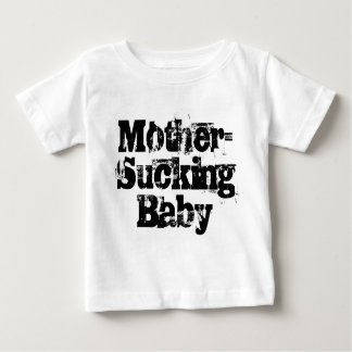 T-shirt Mãe-Sugando o bebê