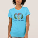 T-shirt Magen Persa David Menorah<br><div class="desc">Esta imagem foi adaptada de um antigo azulejo judeu persa e apresenta uma menorah e Magen David (Estrela de David) enquadrado por ramos de oliveira. As imperfeições da imagem original pintada à mão foram preservadas.</div>