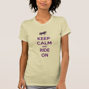 T-shirt Mantenha a calma e monte-a na equitação do caval