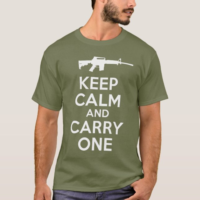 T-shirt mantenha a calma e o carregar uma (Frente)