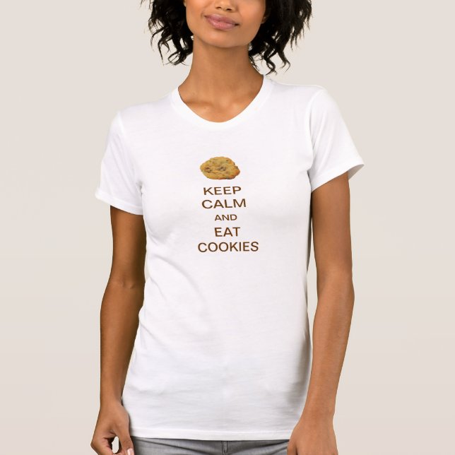 T-shirt Mantenha calmo e coma biscoitos (Frente)
