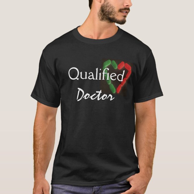 T-shirt Médico Qualificado Em Preto (Frente)