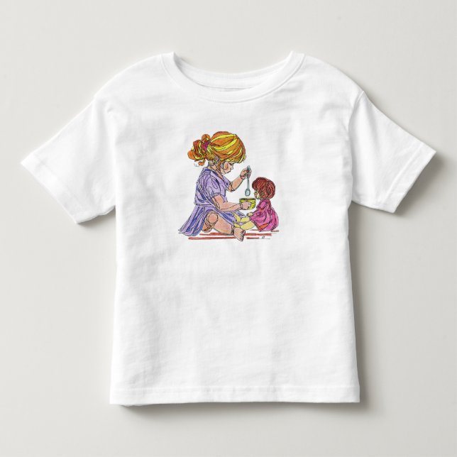 T-shirt Menina Alimentando Boneca Bebê (Frente)